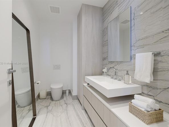 8701 Collins Ave 904, Miami Beach FL 33154