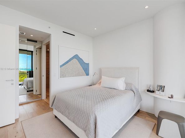 8701 Collins Ave 904, Miami Beach FL 33154