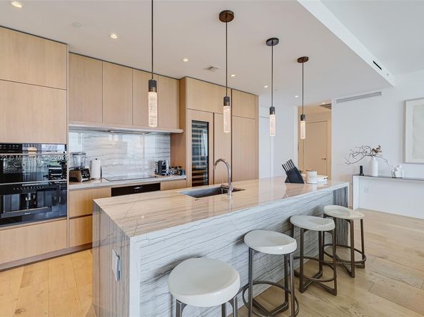 8701 Collins Ave 904, Miami Beach FL 33154