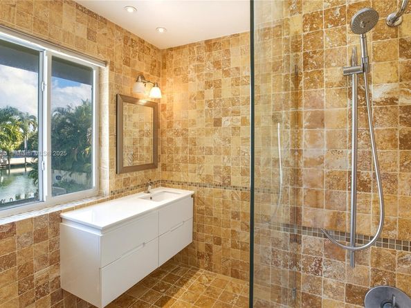 12545 Palm Rd, North Miami FL 33181