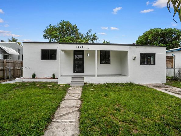 1426 NW 28th St, Miami FL 33142