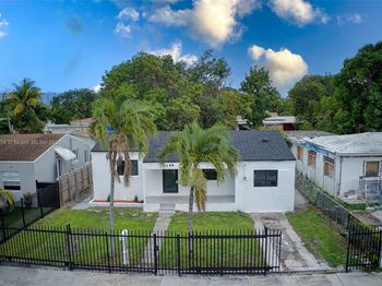 1426 NW 28th St