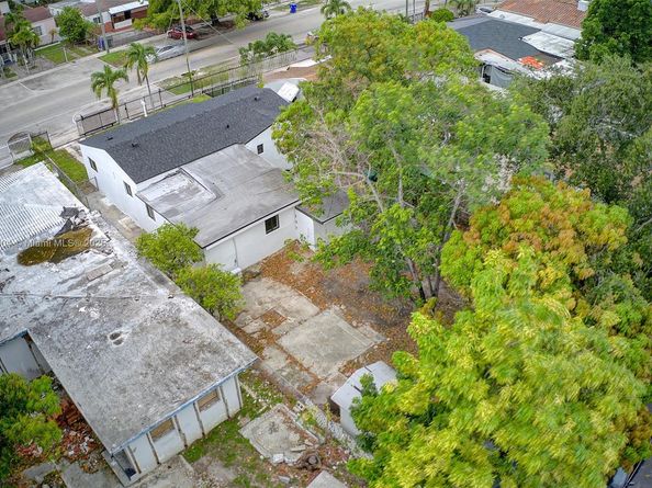 1426 NW 28th St, Miami FL 33142