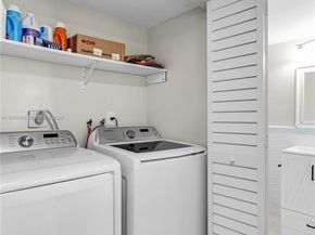 32 Wimbledon Lake Dr 221, Plantation FL 33324