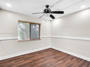 32 Wimbledon Lake Dr 221, Plantation FL 33324