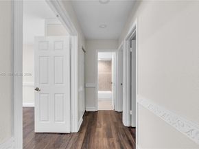 32 Wimbledon Lake Dr 221, Plantation FL 33324