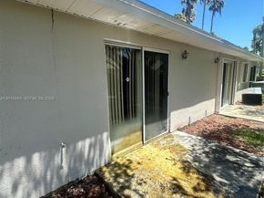 472 SE 22nd Dr, Homestead FL 33033