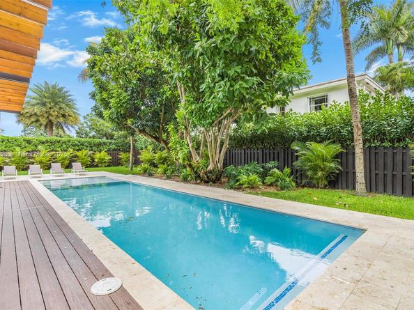 7560 SW 144th St, Palmetto Bay FL 33158