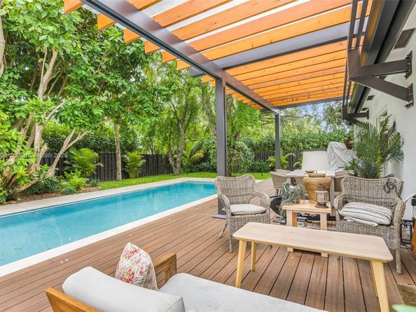 7560 SW 144th St, Palmetto Bay FL 33158