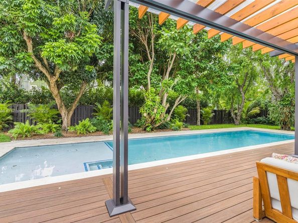 7560 SW 144th St, Palmetto Bay FL 33158