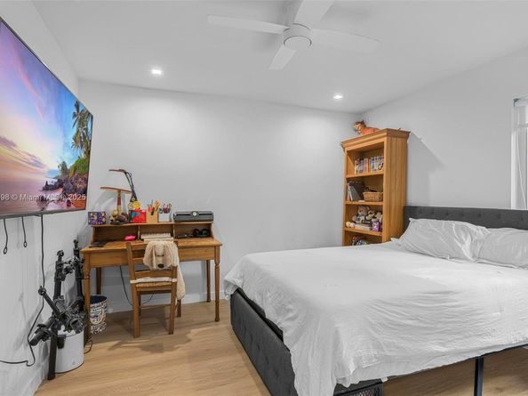 7560 SW 144th St, Palmetto Bay FL 33158