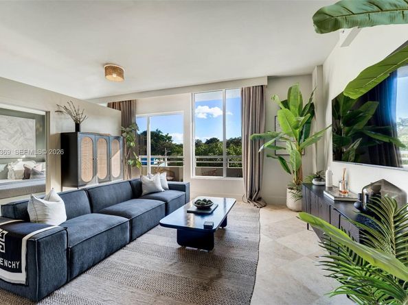 3250 Grand Avenue 306, Miami FL 33133