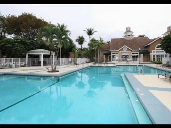 15689 SW 106th Ln 702, Miami FL 33196