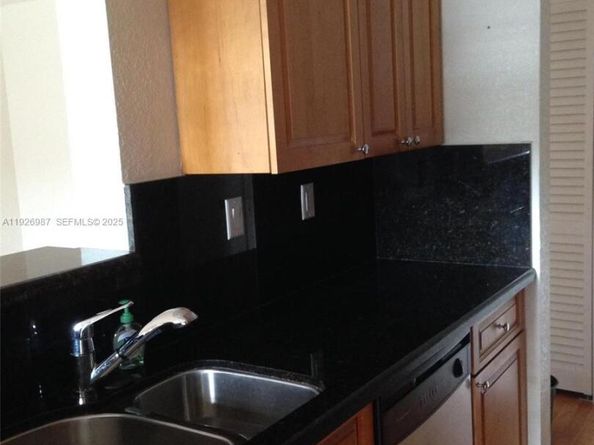 15689 SW 106th Ln 702, Miami FL 33196