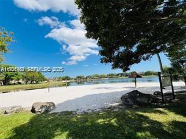 15689 SW 106th Ln 702, Miami FL 33196