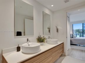 121 NE 34th St 902, Miami FL 33137