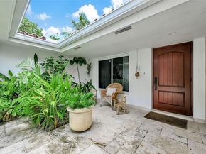 10619 NE 10th Pl, Miami Shores FL 33138