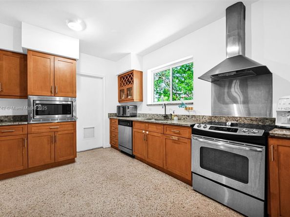 10619 NE 10th Pl, Miami Shores FL 33138