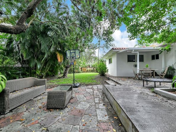 10619 NE 10th Pl, Miami Shores FL 33138