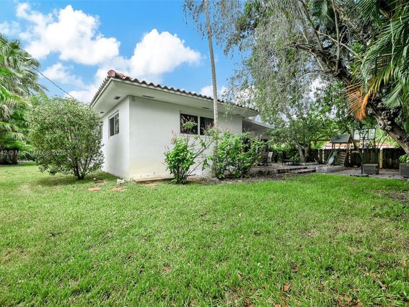 10619 NE 10th Pl, Miami Shores FL 33138