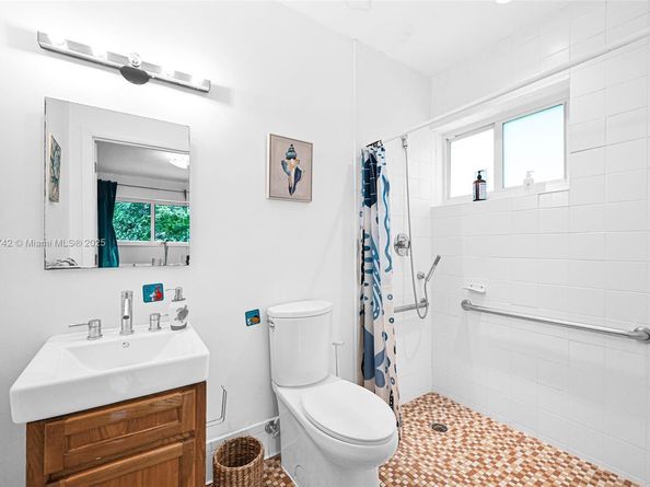 10619 NE 10th Pl, Miami Shores FL 33138