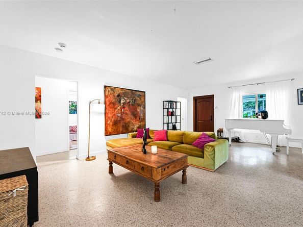 10619 NE 10th Pl, Miami Shores FL 33138