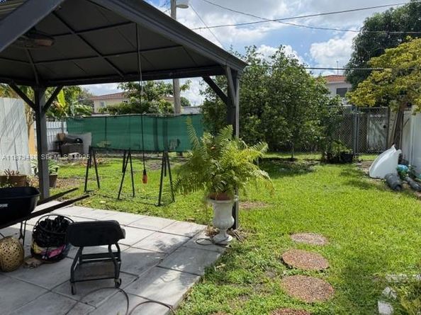 832 E 20th St, Hialeah FL 33013