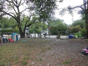 5573 NE 3rd Ave, Miami FL 33137