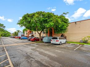 10834 N Kendall Dr X12, Miami FL 33176