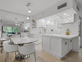10834 N Kendall Dr X12, Miami FL 33176