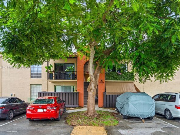 10834 N Kendall Dr X12, Miami FL 33176