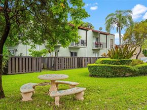 10834 N Kendall Dr X12, Miami FL 33176