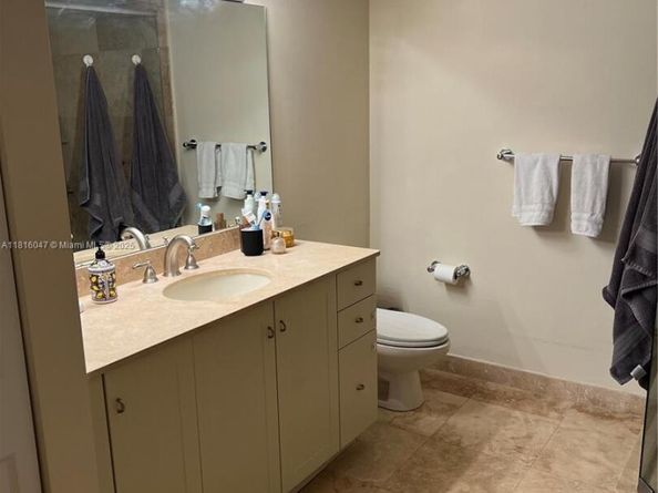 3232 SW 22nd Ter 201, Miami FL 33145