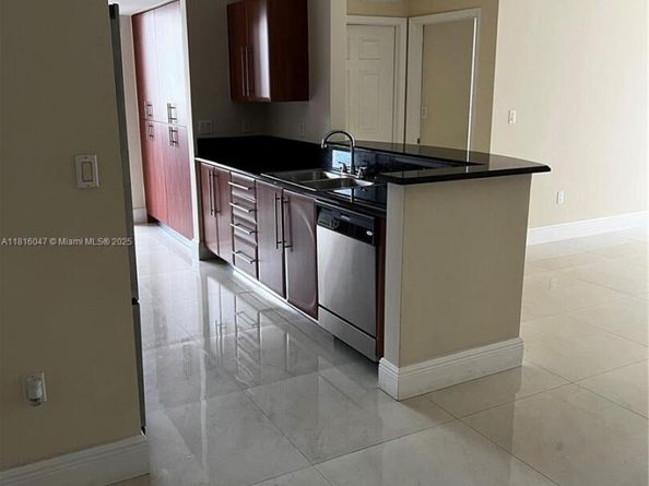 3232 SW 22nd Ter 201, Miami FL 33145