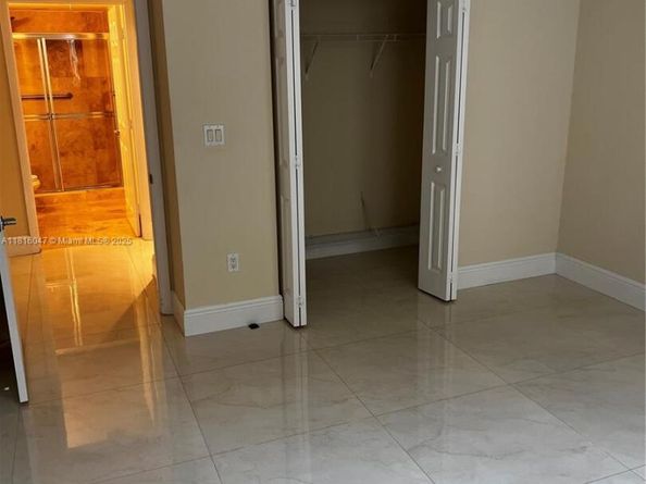 3232 SW 22nd Ter 201, Miami FL 33145
