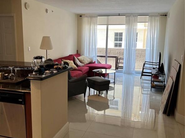 3232 SW 22nd Ter 201, Miami FL 33145