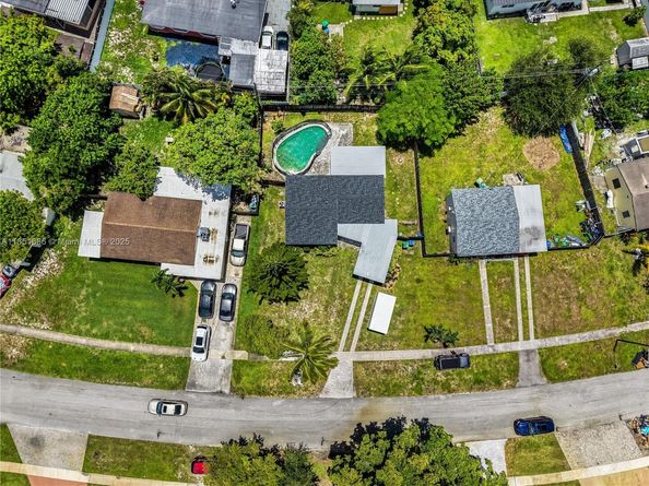 6528 SW 26th St, Miramar FL 33023