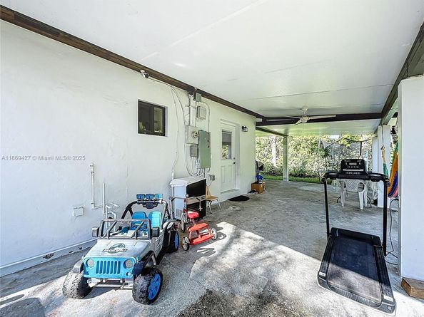 10045 SW 172nd St, Miami FL 33157