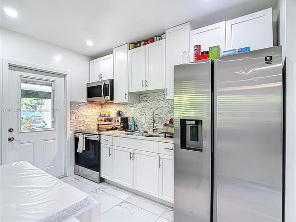 10045 SW 172nd St, Miami FL 33157