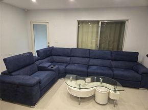 561 NW 190th St, Miami Gardens FL 33169