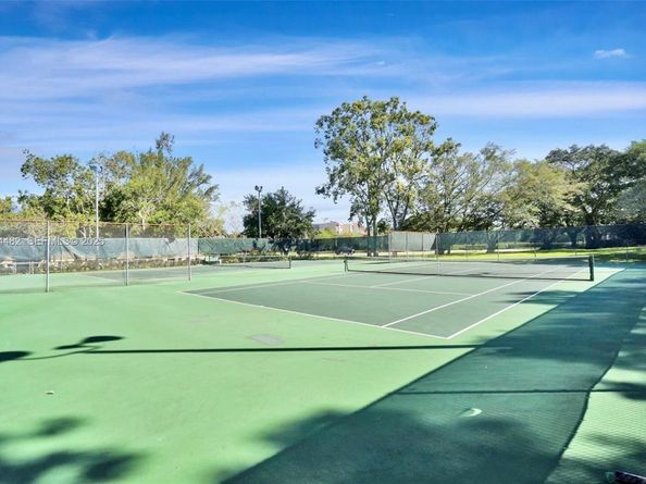 1520 Whitehall Dr 101, Davie FL 33324