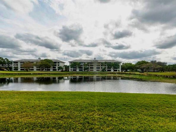 1520 Whitehall Dr 101, Davie FL 33324