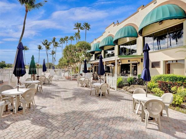 1520 Whitehall Dr 101, Davie FL 33324