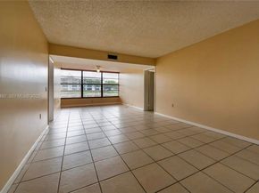 1520 Whitehall Dr 101, Davie FL 33324