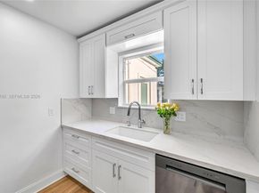1960 NE 182nd St, North Miami Beach FL 33162