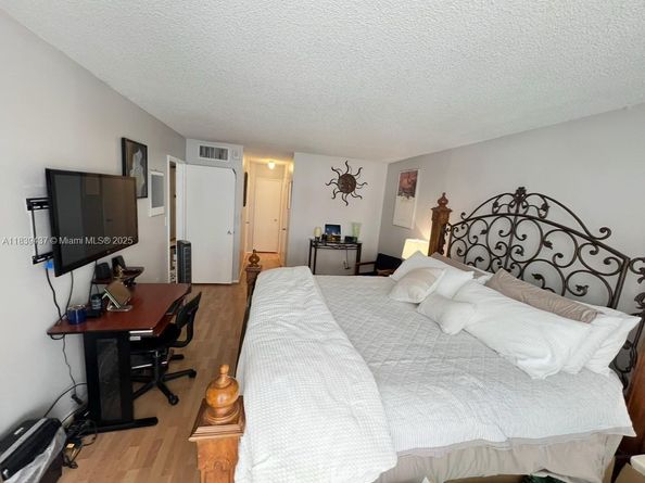 1228 West Ave 911, Miami Beach FL 33139