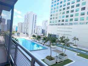 690 SW 1st Ct 1032, Miami FL 33130