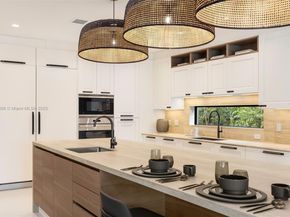 110 Holiday Dr, Hallandale Beach FL 33009