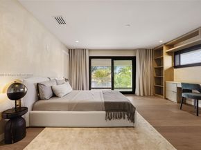 110 Holiday Dr, Hallandale Beach FL 33009