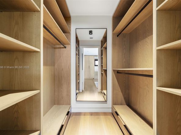 110 Holiday Dr, Hallandale Beach FL 33009